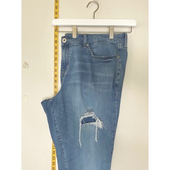 Torrid Jeans Womens 22 Crop Boyfriend Vintage Stretch Medium Wash Distressed - Picture 10 of 10